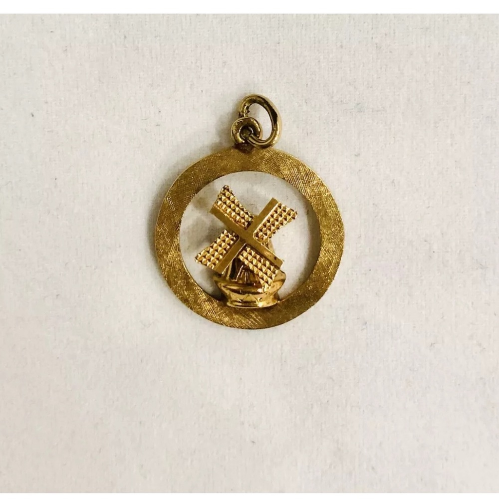 Vintage 14k Yellow Gold  Moveable Windmill Charm Pendant